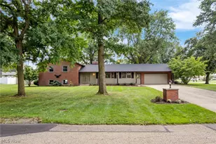 1212 Buena Vista St NE, Canton, OH 44714 - Photo 2