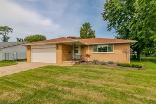 223 Shore Dr, Eastlake, OH 44095 - Photo 2