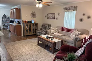 121 Tracy Dr, Dover, OH 44622 - Photo 4