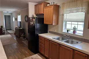 121 Tracy Dr, Dover, OH 44622 - Photo 6