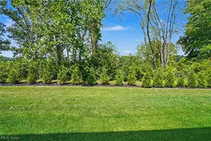 1290 Divot Cir, Akron, OH 44313 - Photo 38