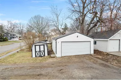 847 Sackett Avenue, Cuyahoga Falls, OH 44221 - Photo 12