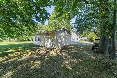 1860 E 298th Street, Wickliffe, OH 44092 - Photo 32