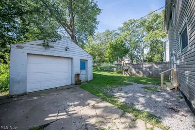 747 Waugh Street, Alliance, OH 44601 - Photo 4