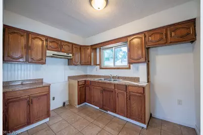 747 Waugh Street, Alliance, OH 44601 - Photo 14