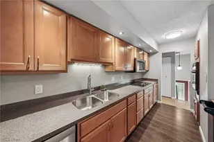 5750 Skyline Dr, Green Hills, OH 44131 - Photo 12