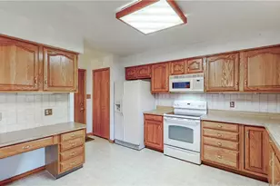 230 Park Pl Dr, Wadsworth, OH 44281 - Photo 10