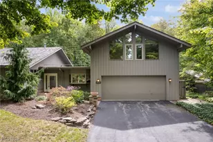 800 Windward Dr, Aurora, OH 44202 - Photo 1