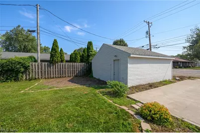 368 4th Drive NW, New Philadelphia, OH 44663 - Photo 4