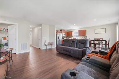 316 Pebble Creek Court, Amherst, OH 44001 - Photo 8