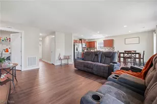 316 Pebble Creek Ct, Amherst, OH 44001 - Photo 8