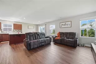 316 Pebble Creek Ct, Amherst, OH 44001 - Photo 2