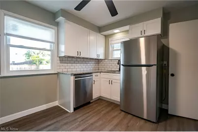 395 E 324th Street, Willowick, OH 44095 - Photo 8