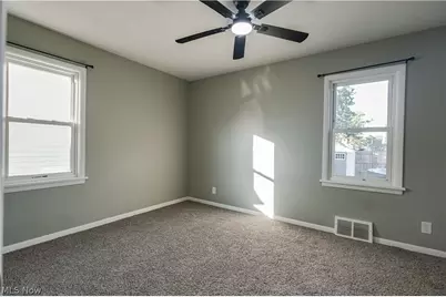 395 E 324th Street, Willowick, OH 44095 - Photo 12