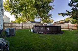 395 E 324th St, Willowick, OH 44095 - Photo 38