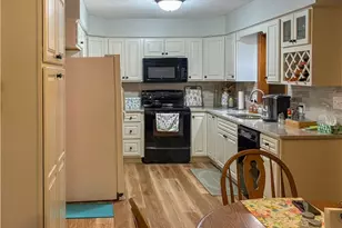 513 Park Ridge Dr, Munroe Falls, OH 44262 - Photo 8