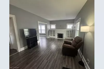 1138 Roslyn Avenue SW, Canton, OH 44710 - Photo 2