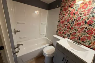 909 Harriet St, Lorain, OH 44055 - Photo 6