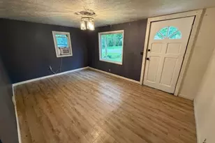 909 Harriet St, Lorain, OH 44055 - Photo 2