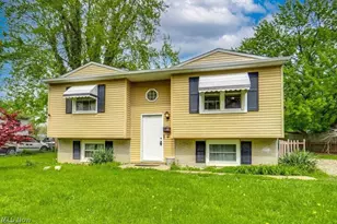 371 Washington Cir, Oberlin, OH 44074 - Photo 2