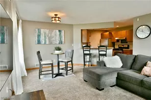 4052 St Andrews Ct, Canfield, OH 44406 - Photo 6