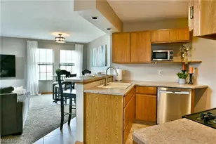 4052 St Andrews Ct, Canfield, OH 44406 - Photo 10