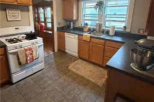 14537 Bayes Ave, Oakwood, OH 44107 - Photo 16