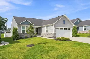1018 Sunrise Wy, Akron, OH 44312 - Photo 1
