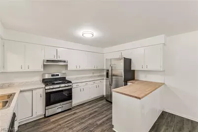 460 Long Street, Amherst, OH 44001 - Photo 2