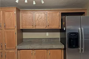 316 Britton Dr, Geneva, OH 44041 - Photo 12