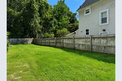 447 Cuyahoga Street, Akron, OH 44310 - Photo 16