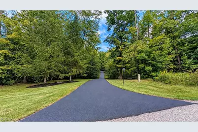 15010 Bates Creek Drive, Chardon, OH 44024 - Photo 2