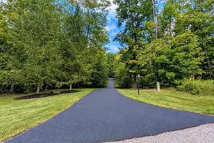 15010 Bates Creek Dr, Chardon, OH 44024 - Photo 2