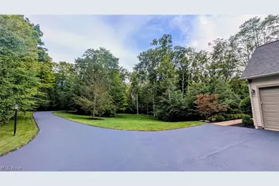 15010 Bates Creek Drive, Chardon, OH 44024 - Photo 4