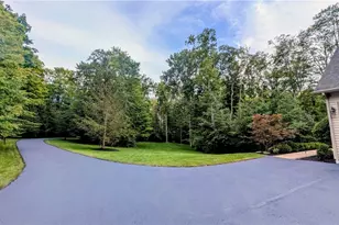 15010 Bates Creek Dr, Chardon, OH 44024 - Photo 4