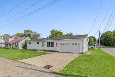 1902 Root Avenue NE, Canton, OH 44705 - Photo 1