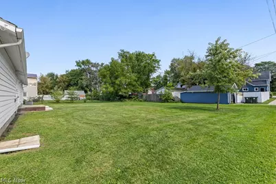 1902 Root Avenue NE, Canton, OH 44705 - Photo 40