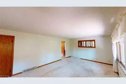 5895 Roc Marie Avenue, Kent, OH 44240 - Photo 8