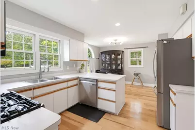 8333 Avery Road, Grandview Heights, OH 44147 - Photo 6