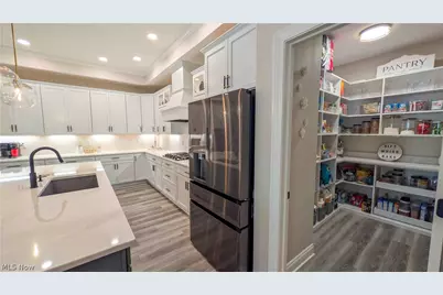 6027 Coventry Circle, Huron, OH 44839 - Photo 8
