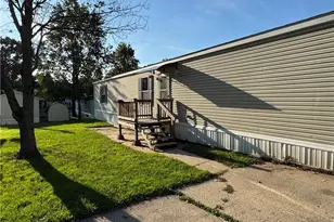 6301 Sue Lynn Dr, Ravenna, OH 44266 - Photo 4