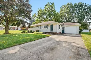 811 Leecrest St NW, Massillon, OH 44646 - Photo 6