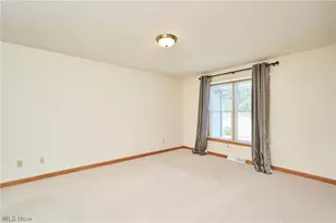 1353 S Azalea Blvd, Barberton, OH 44203 - Photo 16