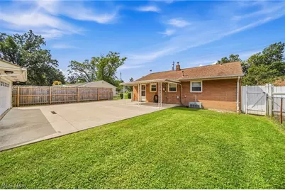 33450 Willowick Drive, Eastlake, OH 44095 - Photo 24