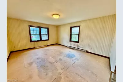 132 W Indian Street, Gnadenhutten, OH 44629 - Photo 34