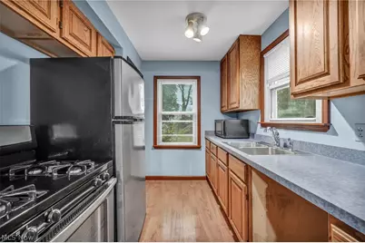 3943 Palm Avenue, Lorain, OH 44055 - Photo 6