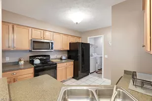 1990 Village Pkwy, Tallmadge, OH 44278 - Photo 16