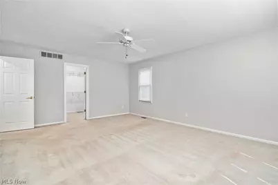 1024 Hunters Chase, Grafton, OH 44044 - Photo 34