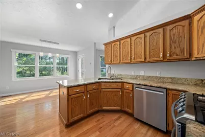 1024 Hunters Chase, Grafton, OH 44044 - Photo 14