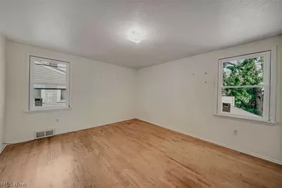 32909 Alva Drive, Eastlake, OH 44095 - Photo 12